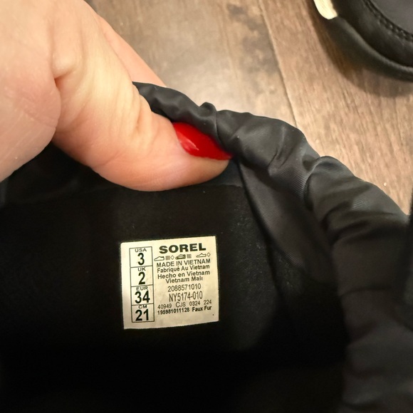 Sorel Kids Black and White Snow Boots - Picture 4 of 5